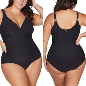 ARTISANDS Hues Delacroix Cross Front One-Piece Swimsuit! Retail $135